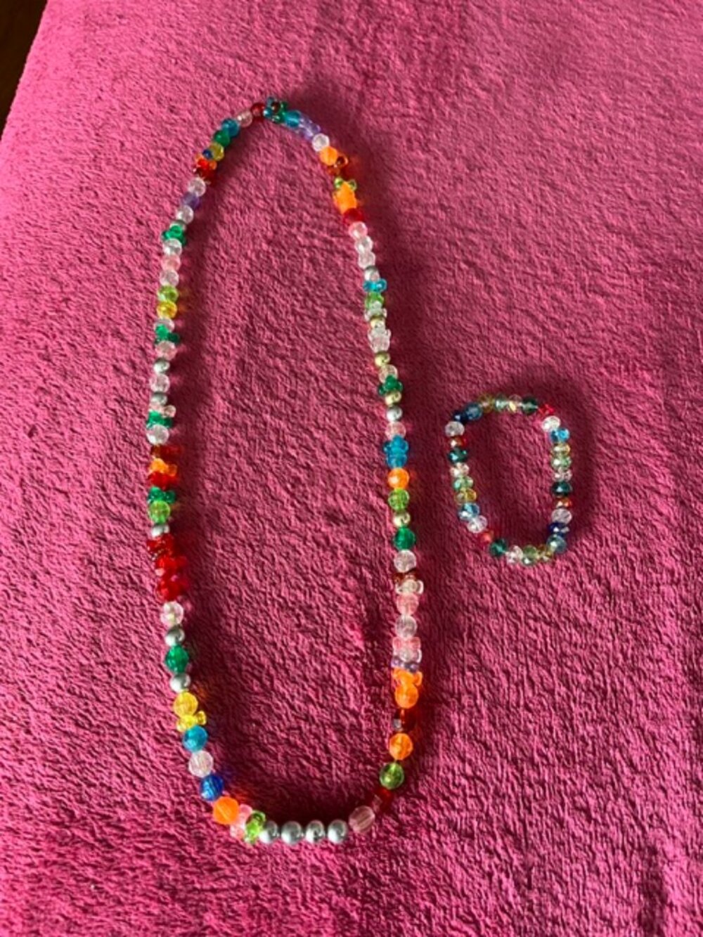 Multi colored sparkling beaded necklace and bracelet set